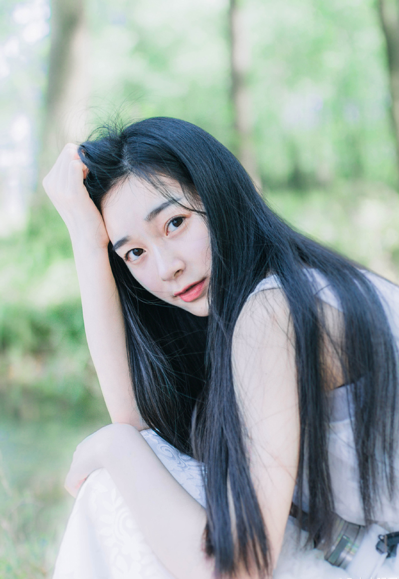 咱们有理由坚信，建立在感情上的感情是短暂的，正因感情本身是短暂的；而建立在金钱上的感情是永远的，正因金钱是永远的。——韩寒
